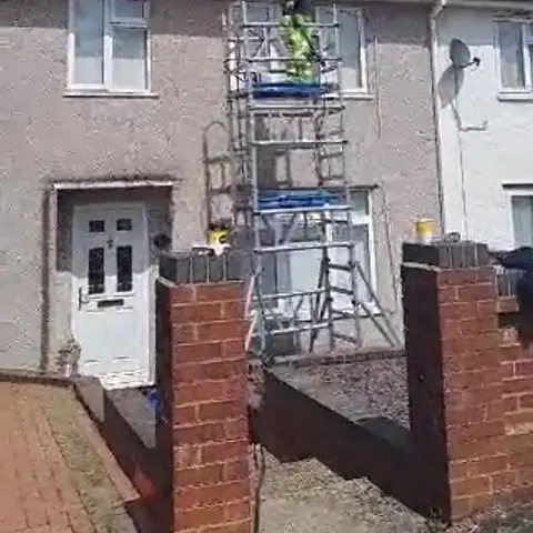 Roof moss removal